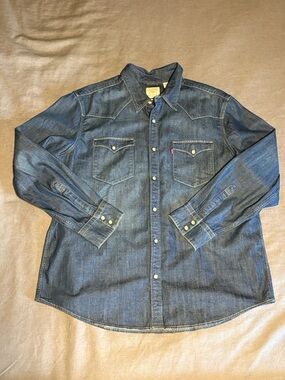 Levi’s Pearl Snap BARSTOW WESTERN DENIM SHIRT